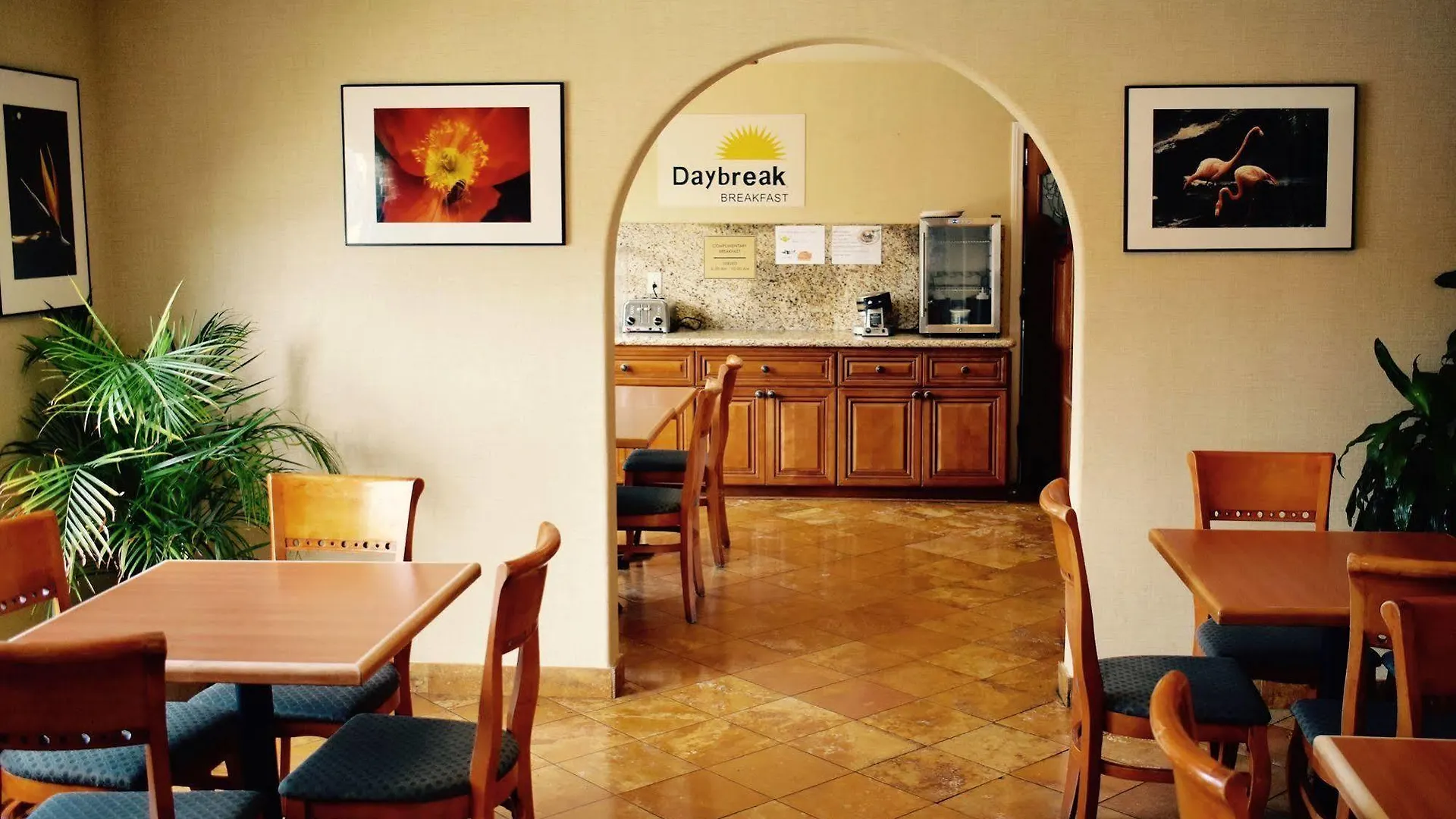 Days Inn By Wyndham Anaheim Near The Park