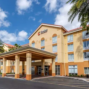 https://comfort-inn-suites-sanford.thedaytonabeachhotels.com